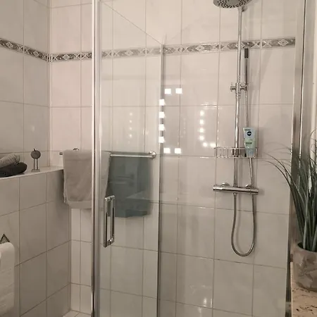 Διαμέρισμα Fuer Grosse Familien Im Haus Akunak